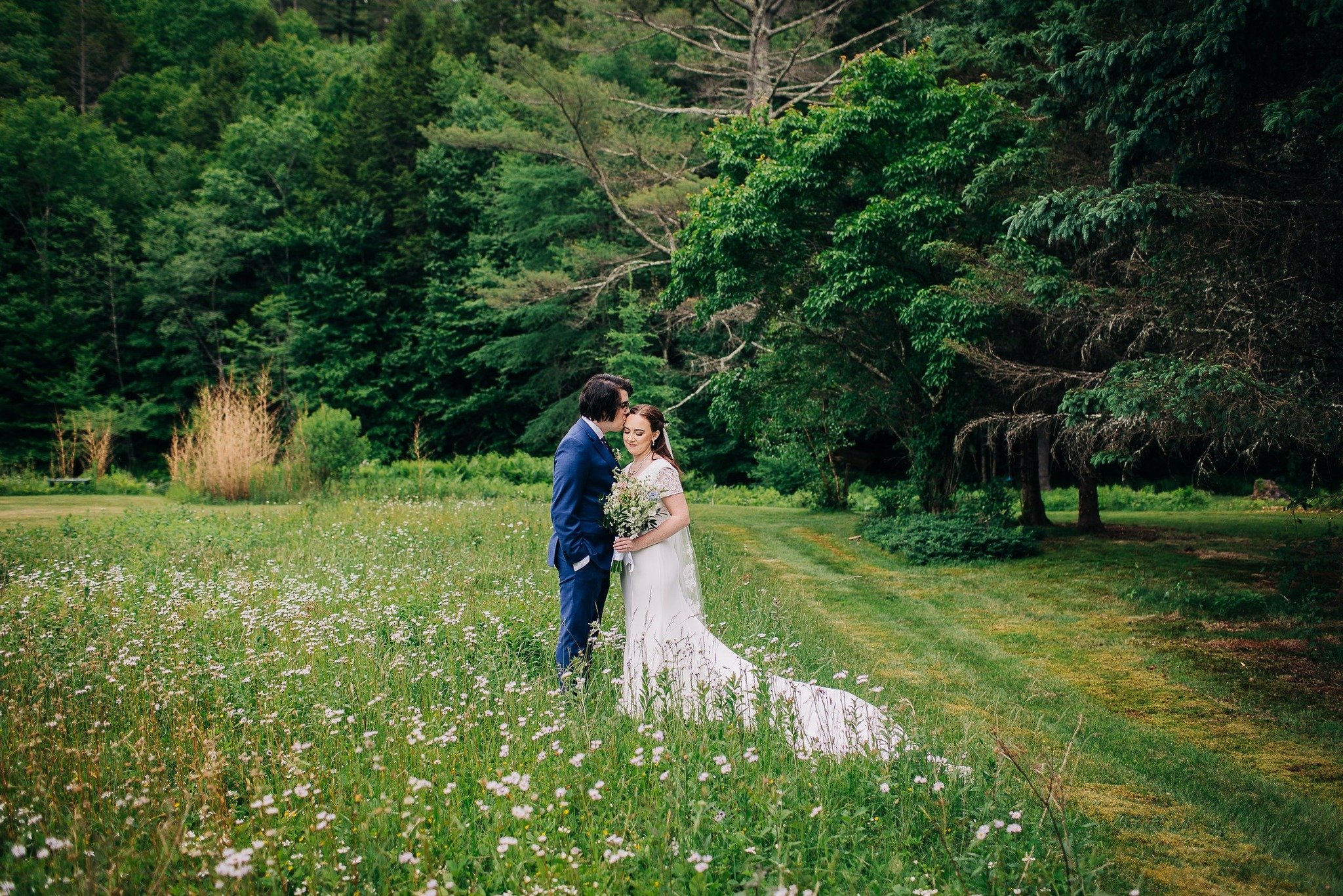 Some wedding days live rent-free in my head, and Scott and Lauren's is one of them. Their Catskills wedding was one of my very favorites ever, and I'll never get over being able to celebrate such a special and joyous day with these two incredible sou