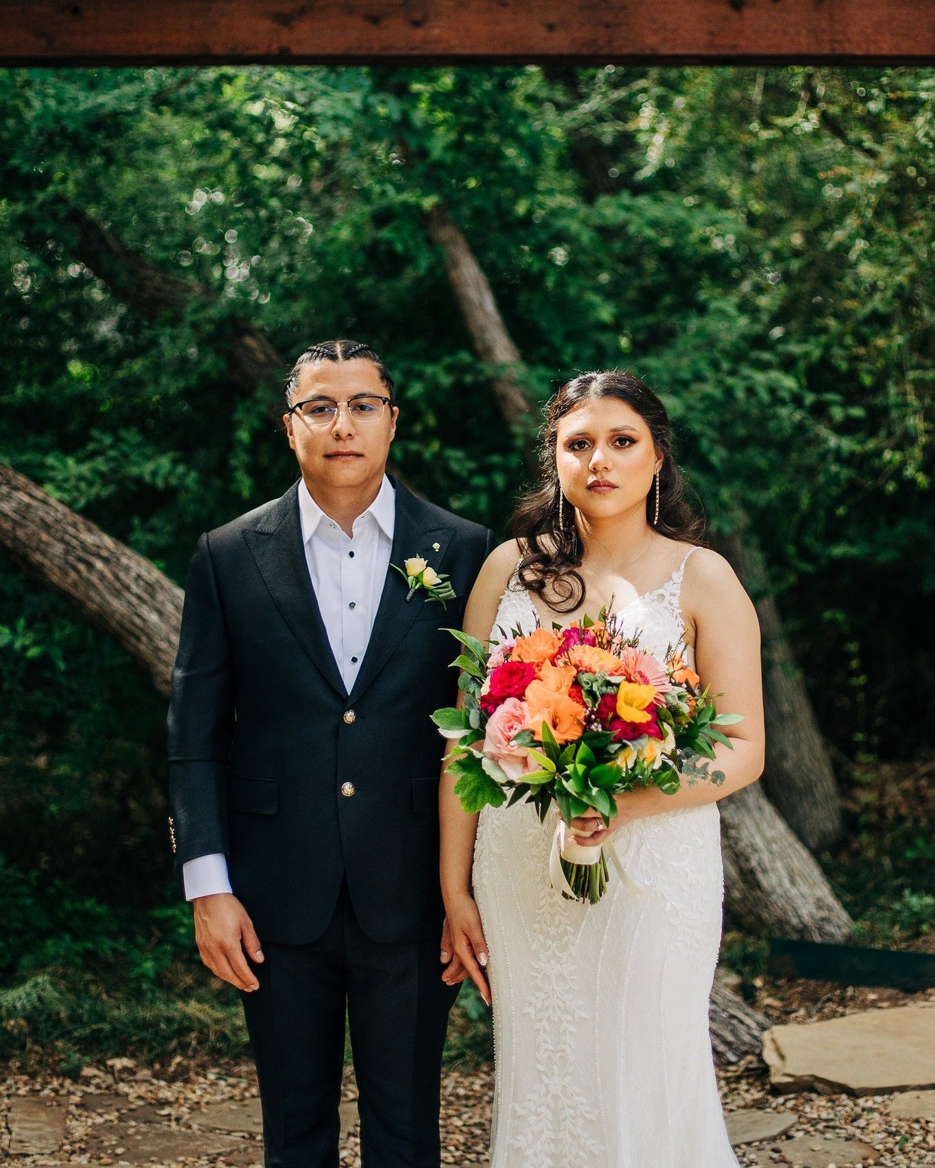 This day last year, I was in Texas with these two incredible souls. What I wouldn't give to go back to their amazing celebration.

Laura + Erick, happiest of first anniversaries!