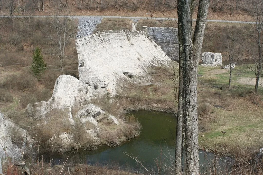 1024px-Austin_Dam.jpg