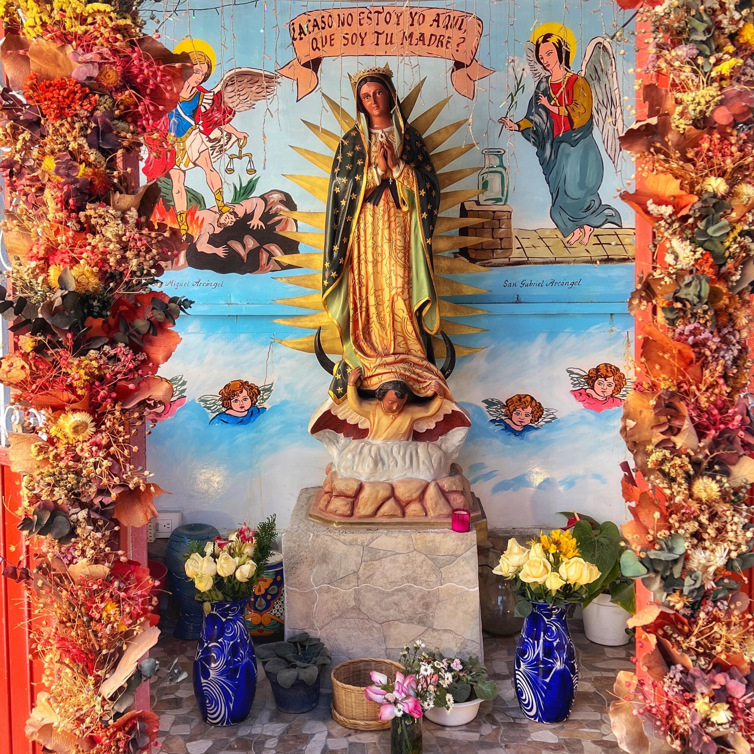 I love the little shrines you find all around the town. This one was in the artisan&rsquo;s market #sanmigueldeallende