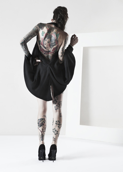 ILARIA POZZI BY ANDREA BASILE3_blume.jpg