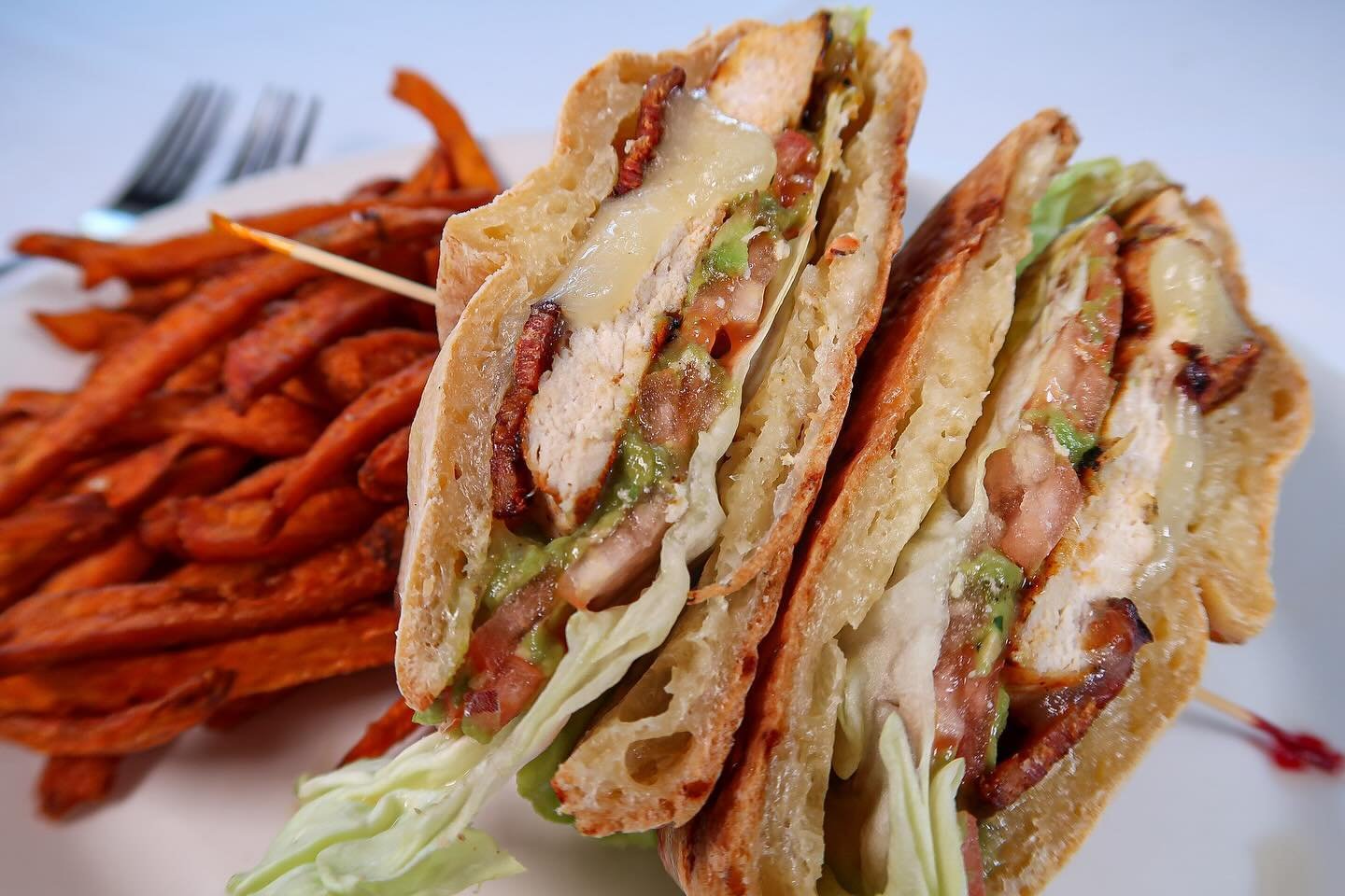 Southwestern Chicken Sandwich
Lettuce, Tomato, Guacamole, Bacon, Jack cheese, ciabatta Roll, Sweet Potato Fries

510 Lexington Avenue Mount Kisco, NY 10549
914 244 3663

#foodie #westchestereats #914eats #914food #westchesternyeats