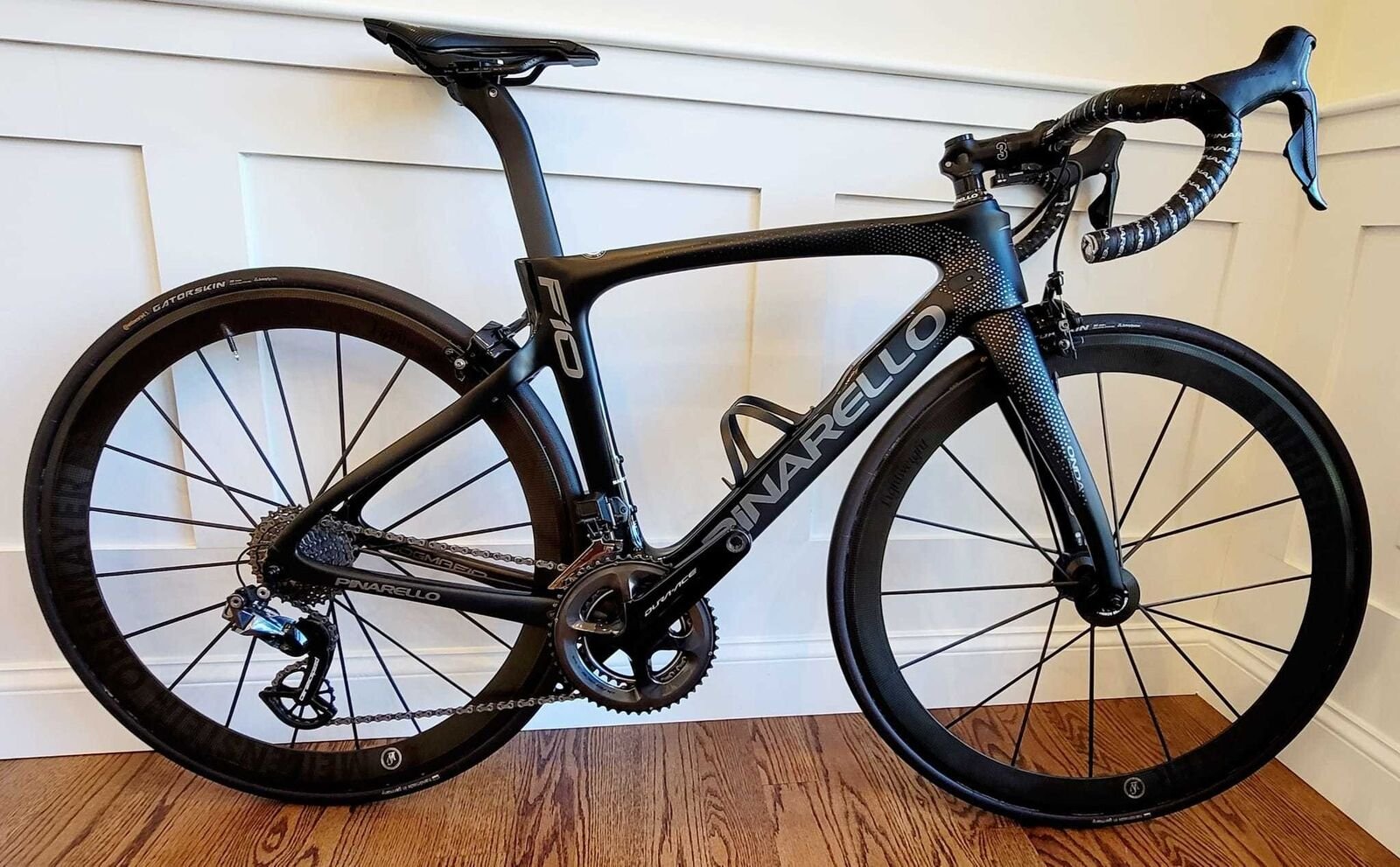 Pinarello Dogma 46.5cm F10 Lightweight Obermeyer Schwarz CerSpeed Dura Ace Di2 — RadicalVelo