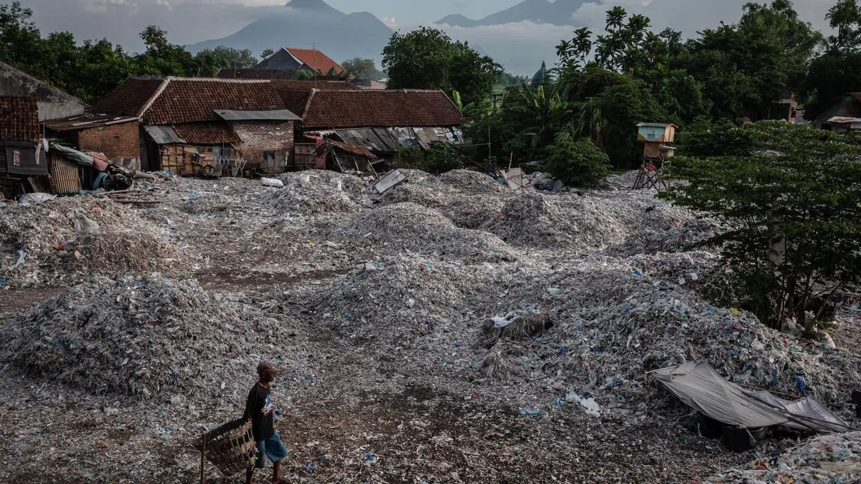 U.S. Continues to Ship Illegal Plastic Waste to Developing Countries