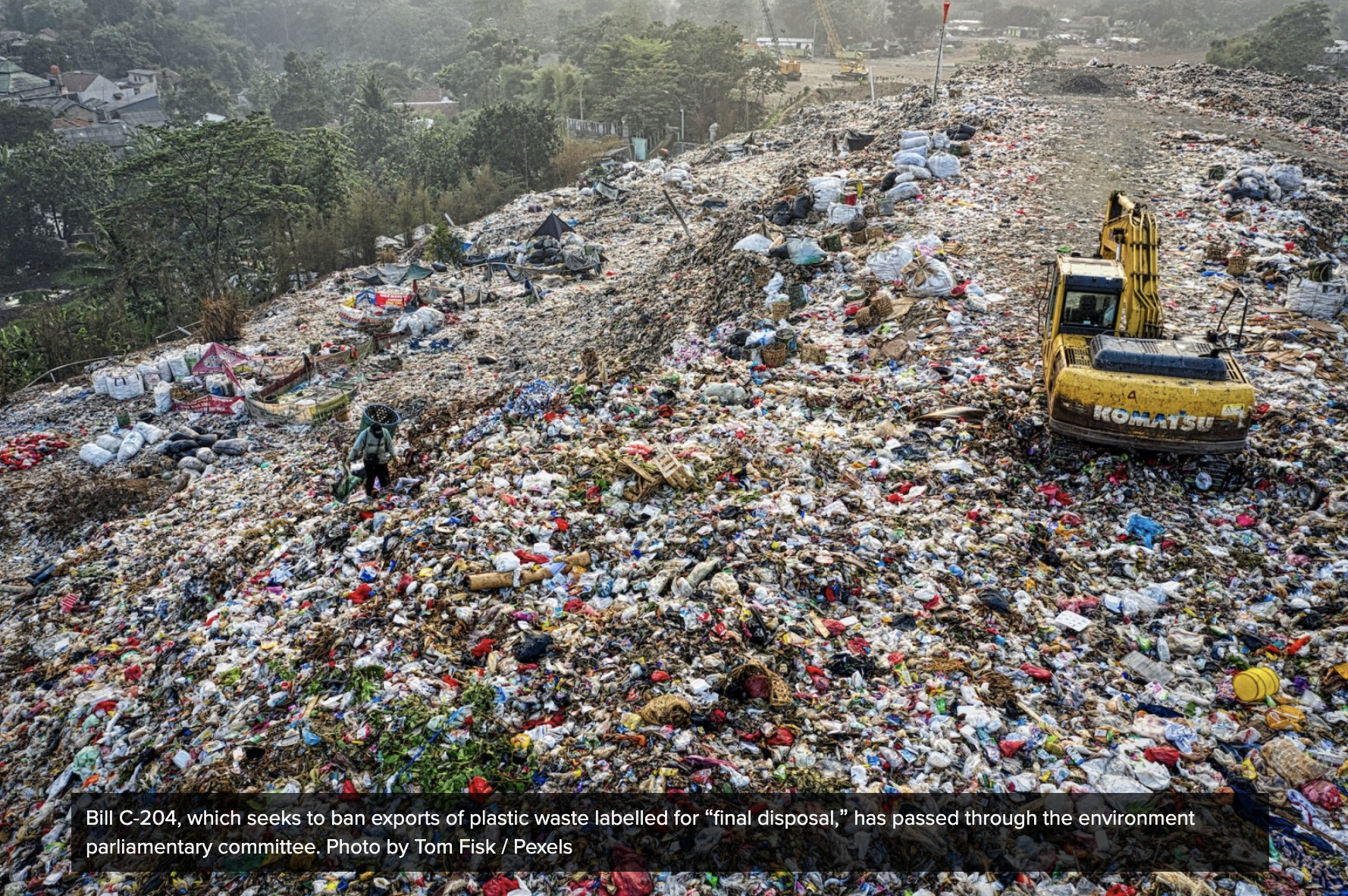 Bill banning plastic exports passes through committee