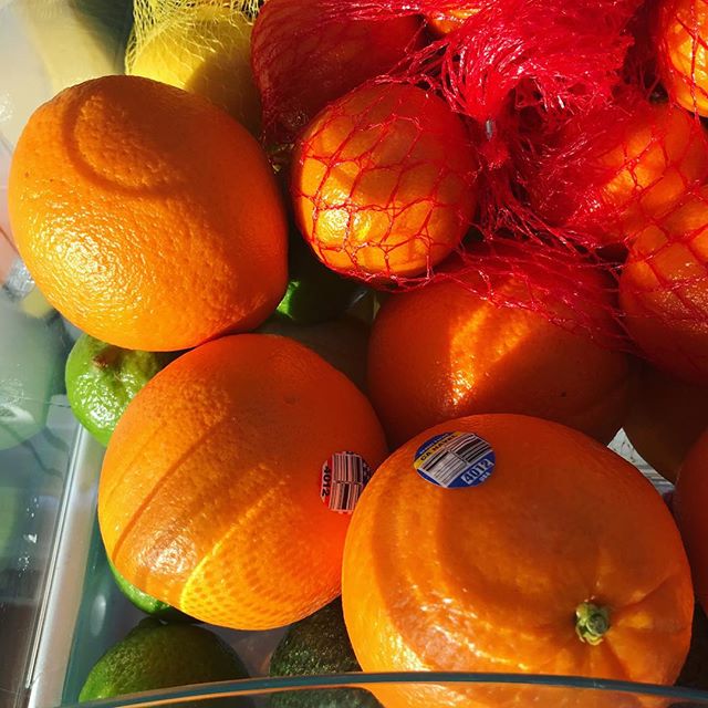 Citrus drawer is ready for punch party tomorrow! #citrus #orange #lemon #lime #punch #punchprep #sunriseinthefridge #goodmorning