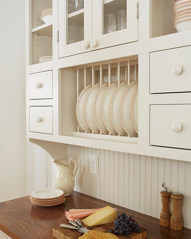 Custom storage AND wood countertops?! 🙌🏻