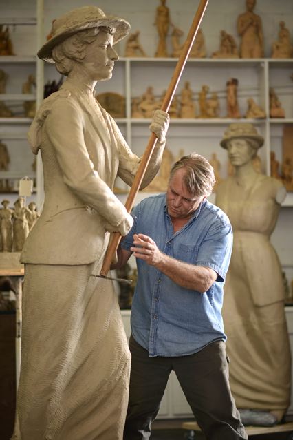 Courtesy of LeQuire Gallery; Alan LeQuire