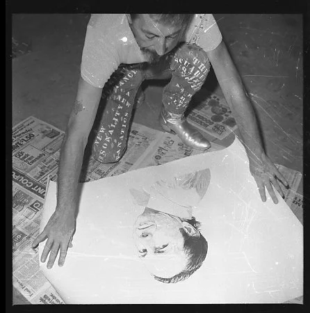 Theo Wujcik with his print of Robert Rauschenberg, Courtesy Theo Wujcik Legacy Foundation