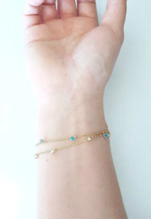 Charming opals braceletsmodel.jpg