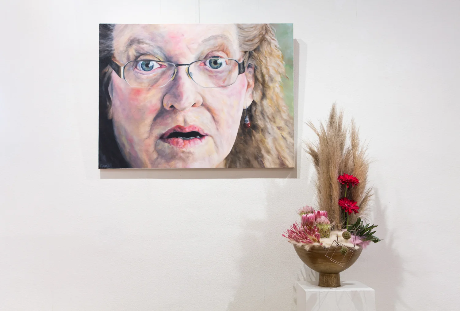 Fine Artist: The Tone of Disbelief, Jacqueline Faass Floral Artist: Beth Hohensee, Studio Flora Diva