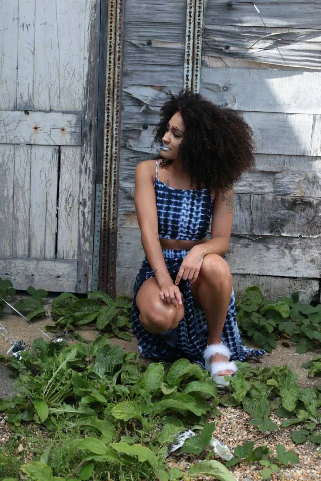 loren blue looking away from cam 1.jpg