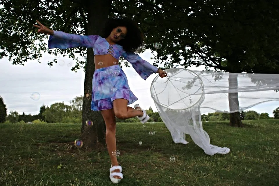 loren holding net freely.jpg