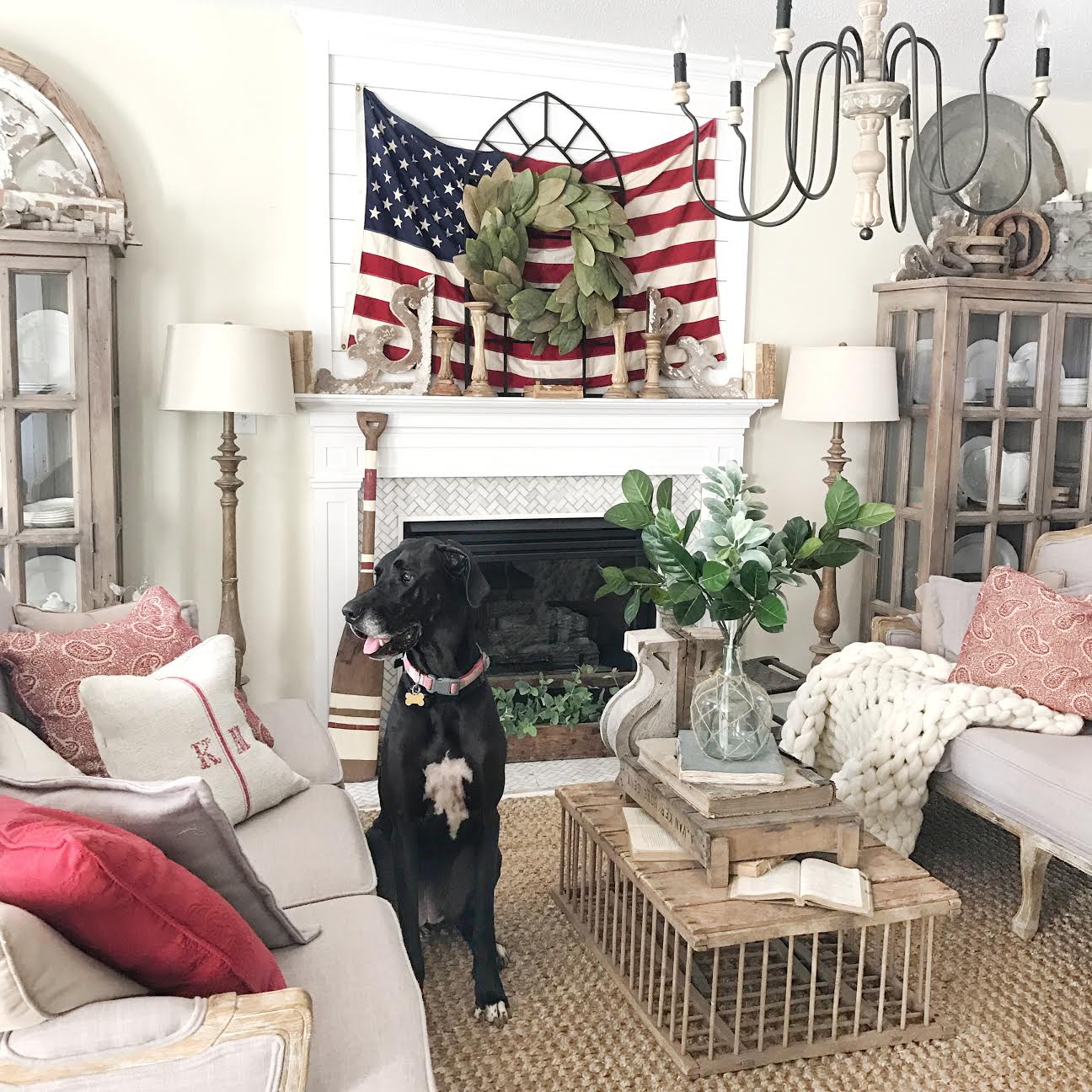 Farmhouse 4th of July Living Room Decor by Plum Pretty Decor and Design