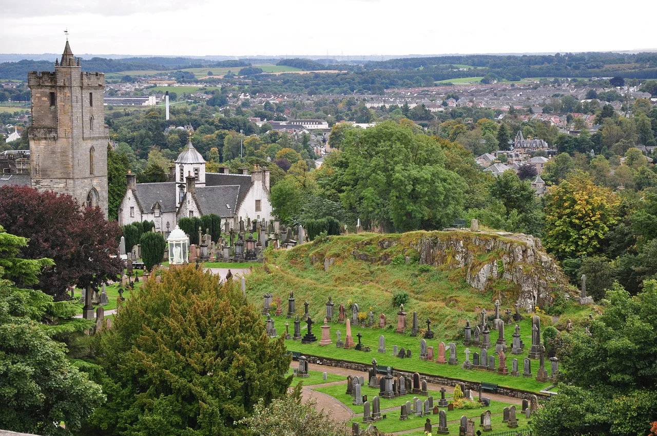 scotland-1386562_1280 - view from stirling castle grounds.jpg