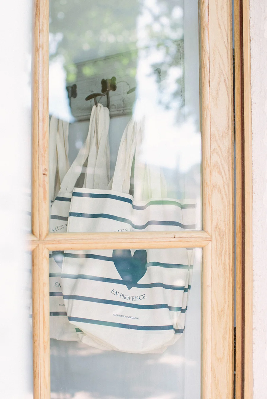 saya-photography-wedding-elegant-romantic-goodies-provence-lourmarin-le-galinier-.jpg