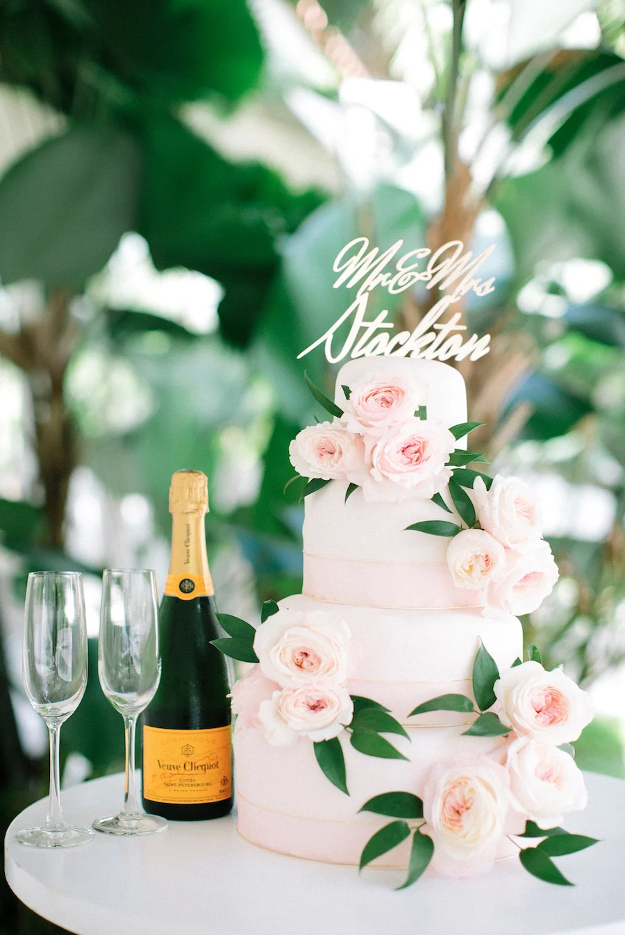 saya-photography-blush-wedding-romantic-sophisticated-beach-villa-satis-phuket-17.jpg