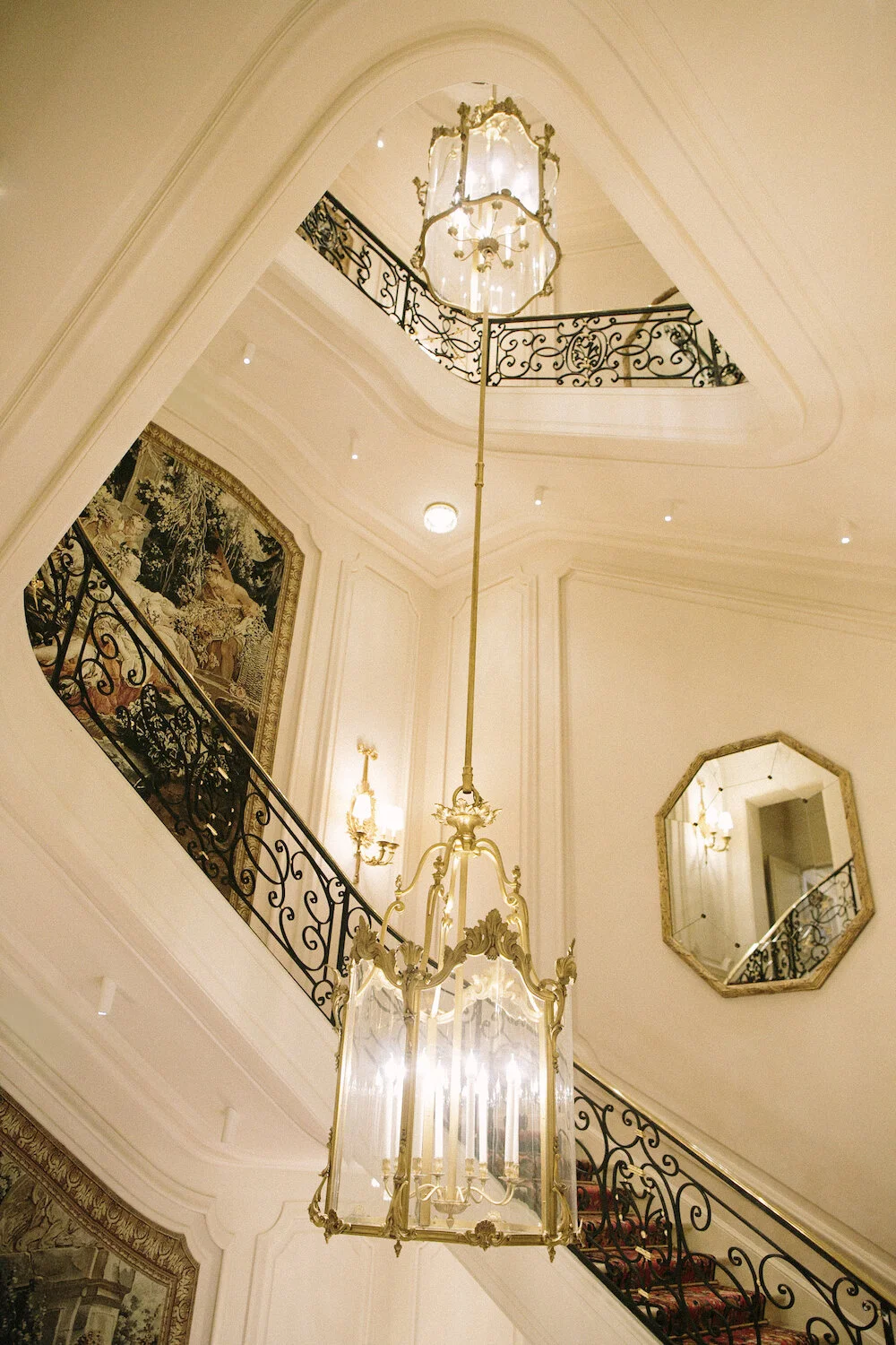 INTIMATED AND ELEGANT WEDDING AT THE RITZ PARIS — SAYA | WEDDING ...