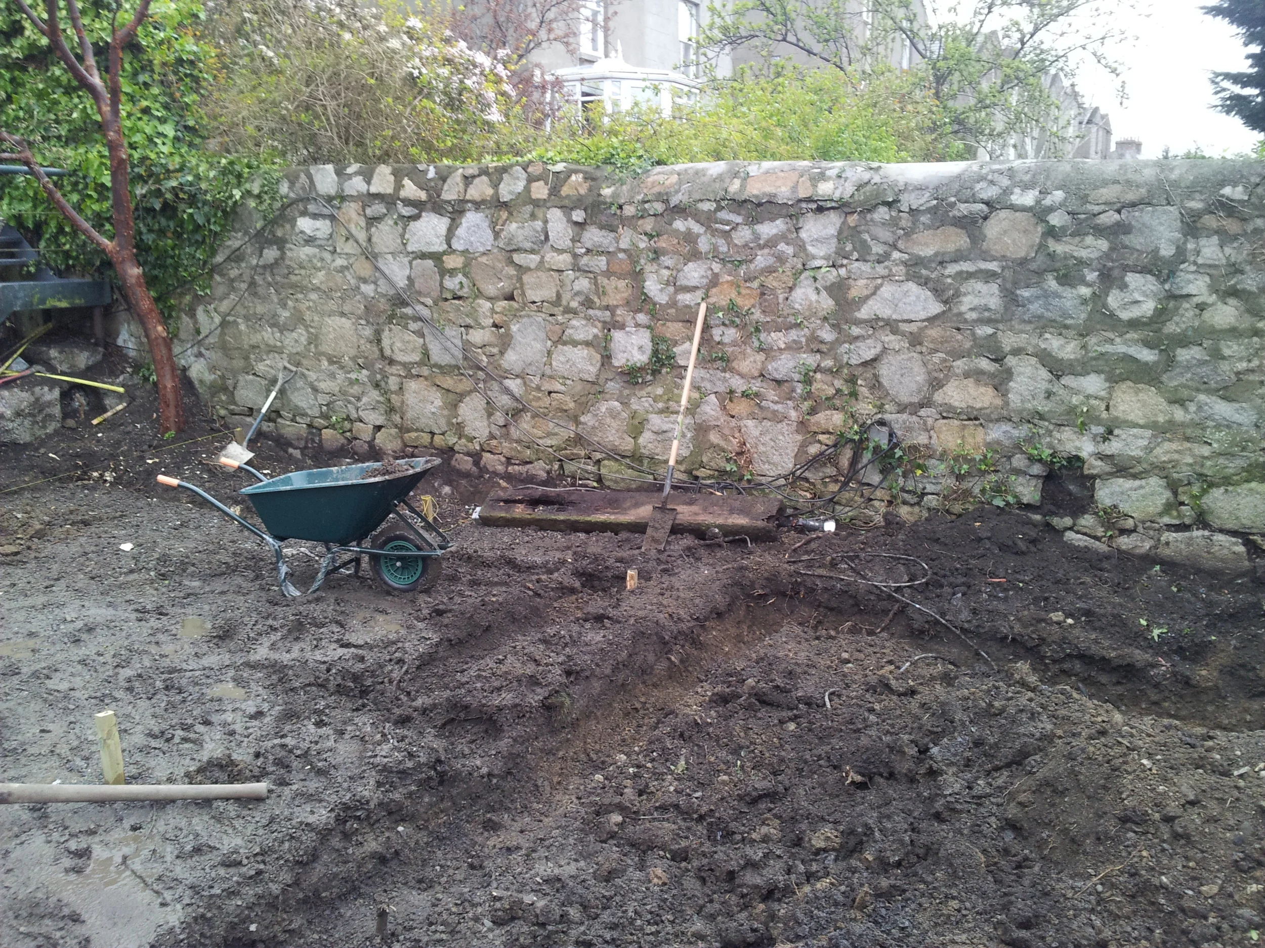 Digging Gardens foundations