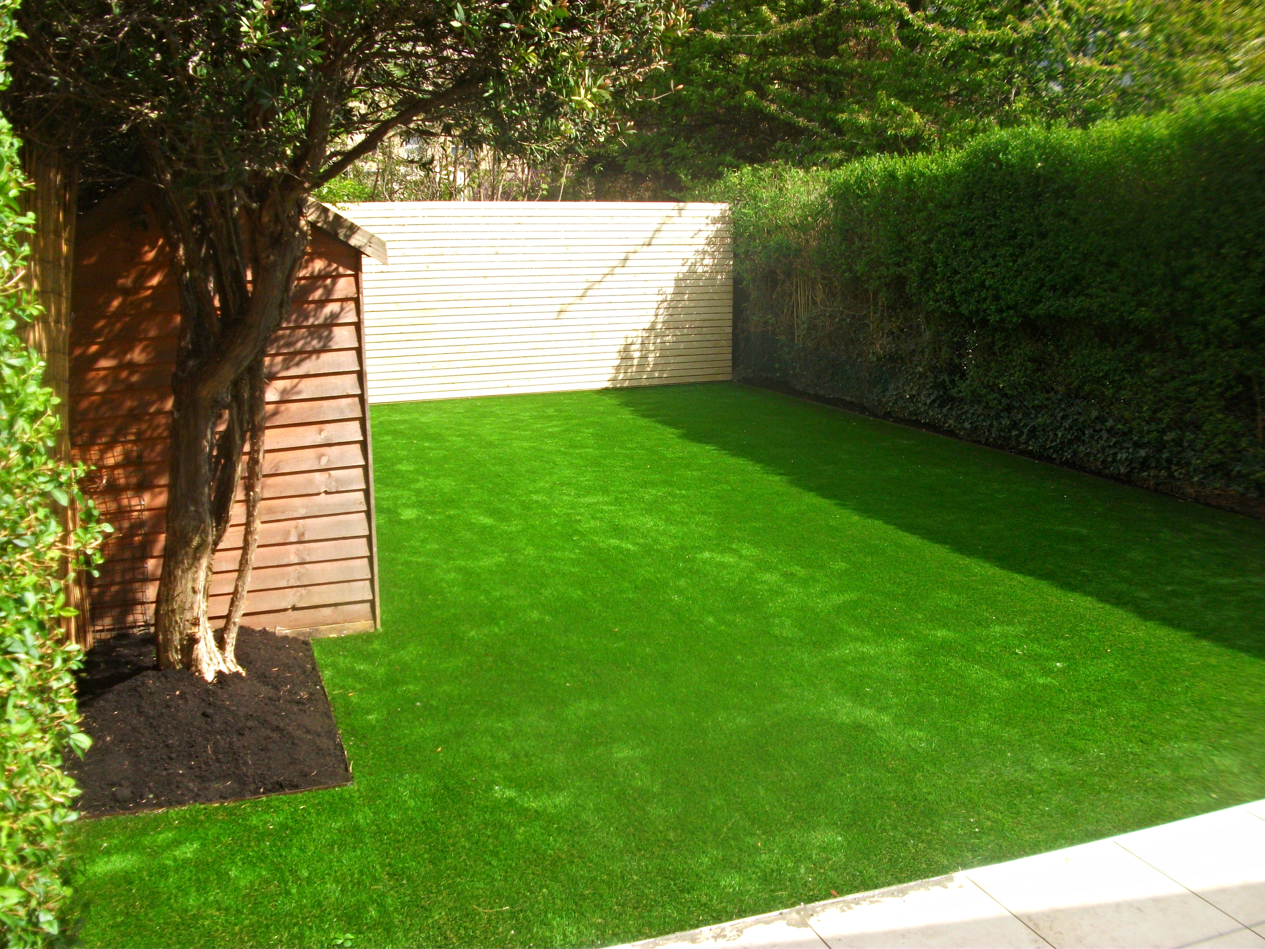 TigerTurf Lawn suburban garden