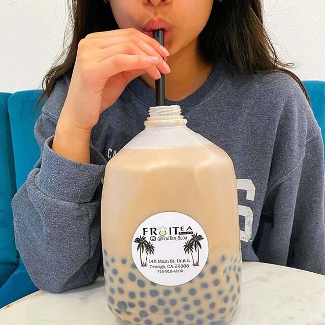 If you&rsquo;re looking for a date spot, Fruitea Boba is the perfect place! 🤩 &bull;
&bull;
#boba #bobatea #bobamilktea #milktea #bobalife #bobalove #bobatime #date #bobaaddict #bobadrink #bobaholic #bobaislife #bobapearls #bobalicious