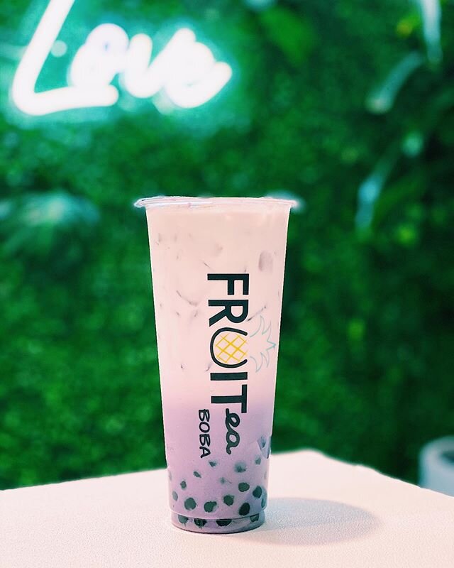 you cant spell quarantine without u,r,a,q,t!! send some boba to your quaran-ting through postmates, ubereats, or any other delivery service 😉
&bull;
&bull;
&bull;
&bull;
&bull;
#quarantine #tarolatte #fruiteaboba #boba #bubbletea #delivery #socialdi