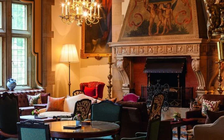 schlosshotel-kronberg-hotel-germany-lounge-large.jpg