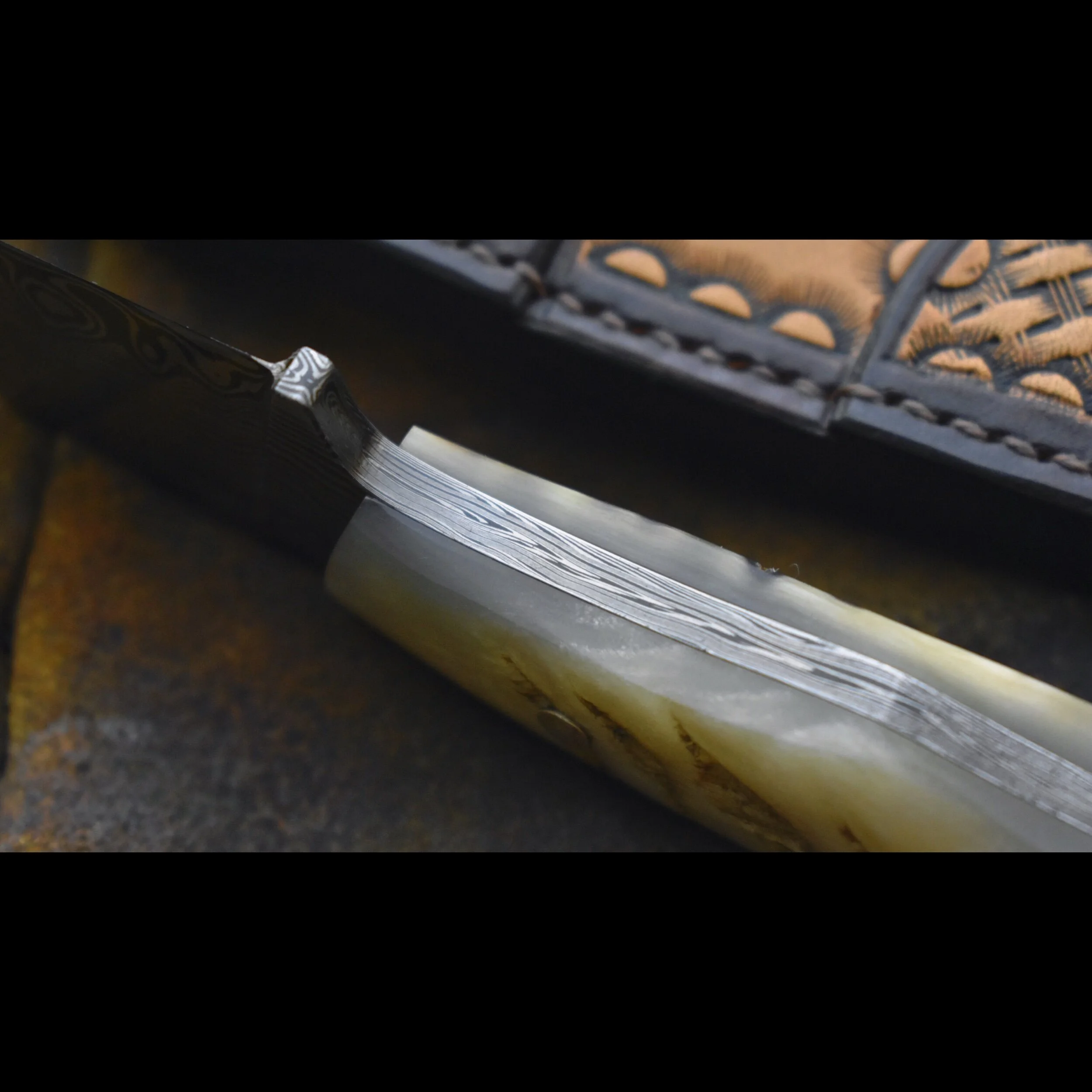 30B52A9C-6902-4C9B-A4D4-8899D227B1DF