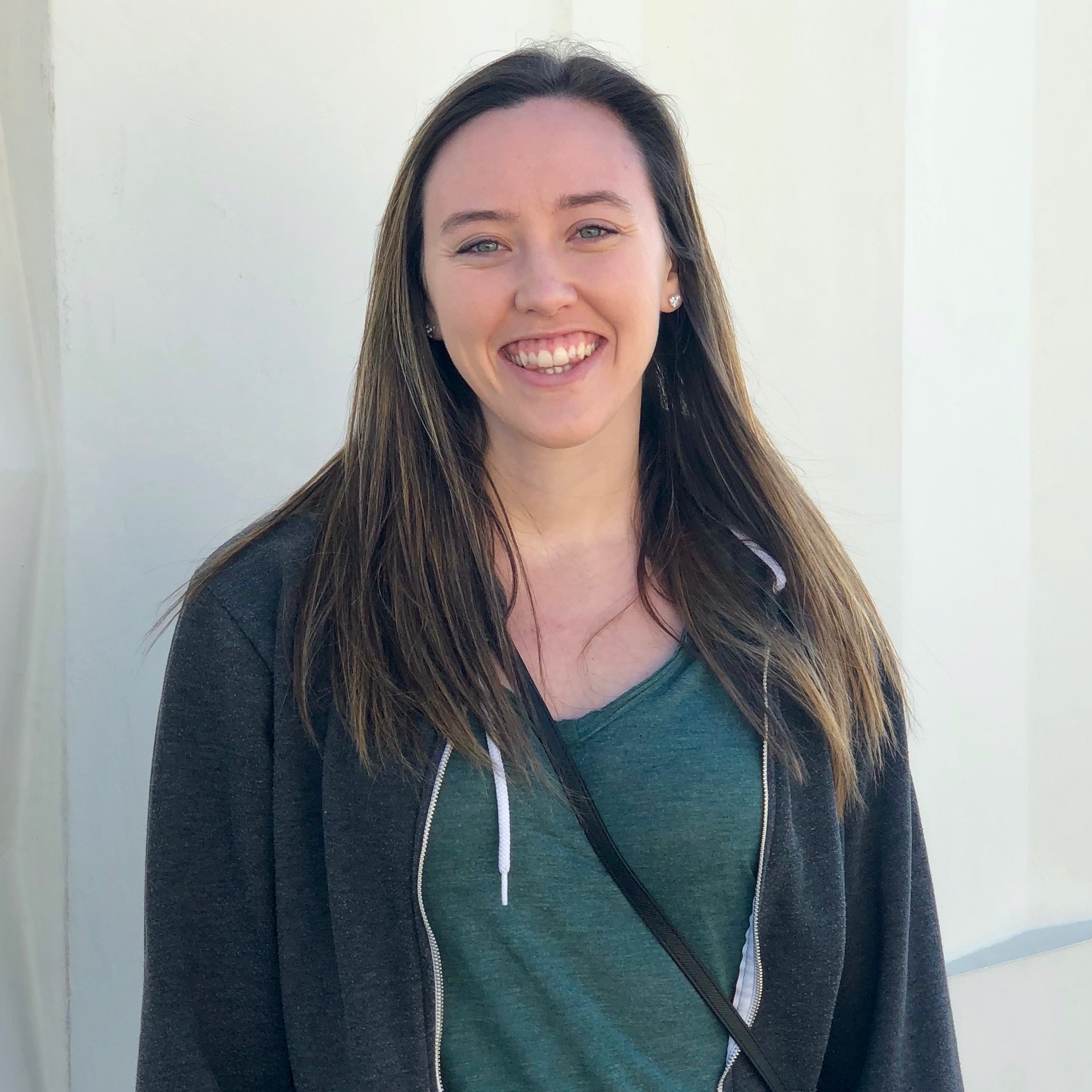 Molly is a Level 2 Fieldwork student pursuing a Masters degree in Occupational Therapy from the University of Southern California. Her previous internships included Bloom Pediatrics, as well as a skilled nursing facility and permanent supportive housing. Molly earned her Bachelors degree in Applied Human Biology from Seattle Pacific University in 2016, where she also played for their basketball team. She spent one year working in DIR/Floortime social skills groups, and as a one-on-one classroom aide. She spent time traveling before moving to Los Angeles to study occupational therapy.