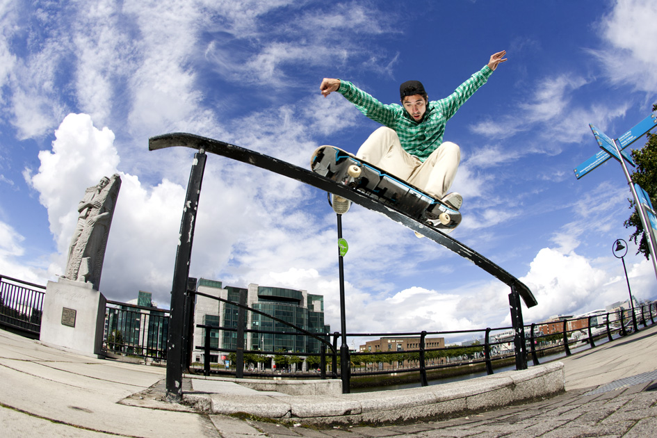 Dave Snaddon - frontside 50-50