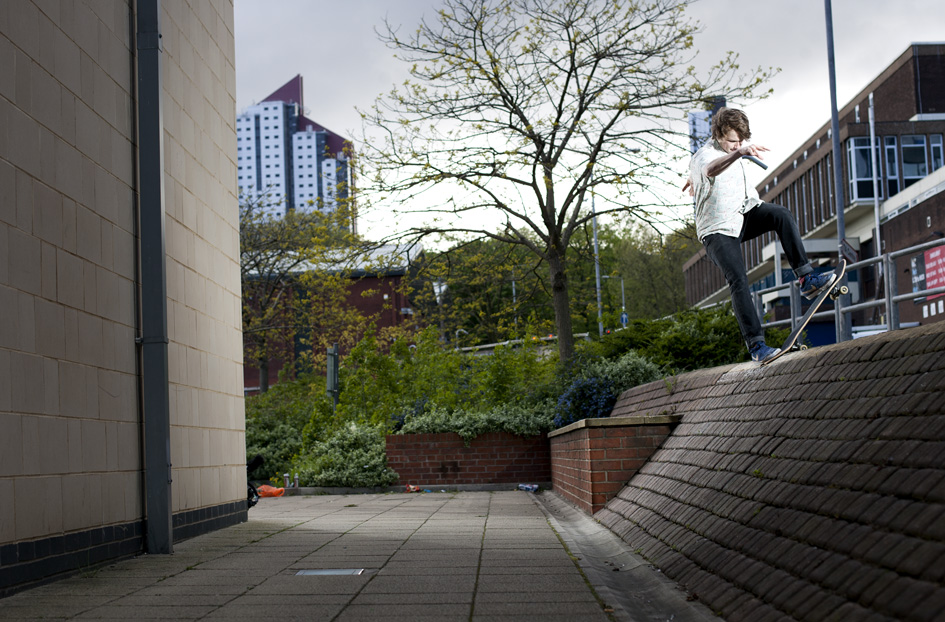 Vaughan Jones - frontside nosebluntslide