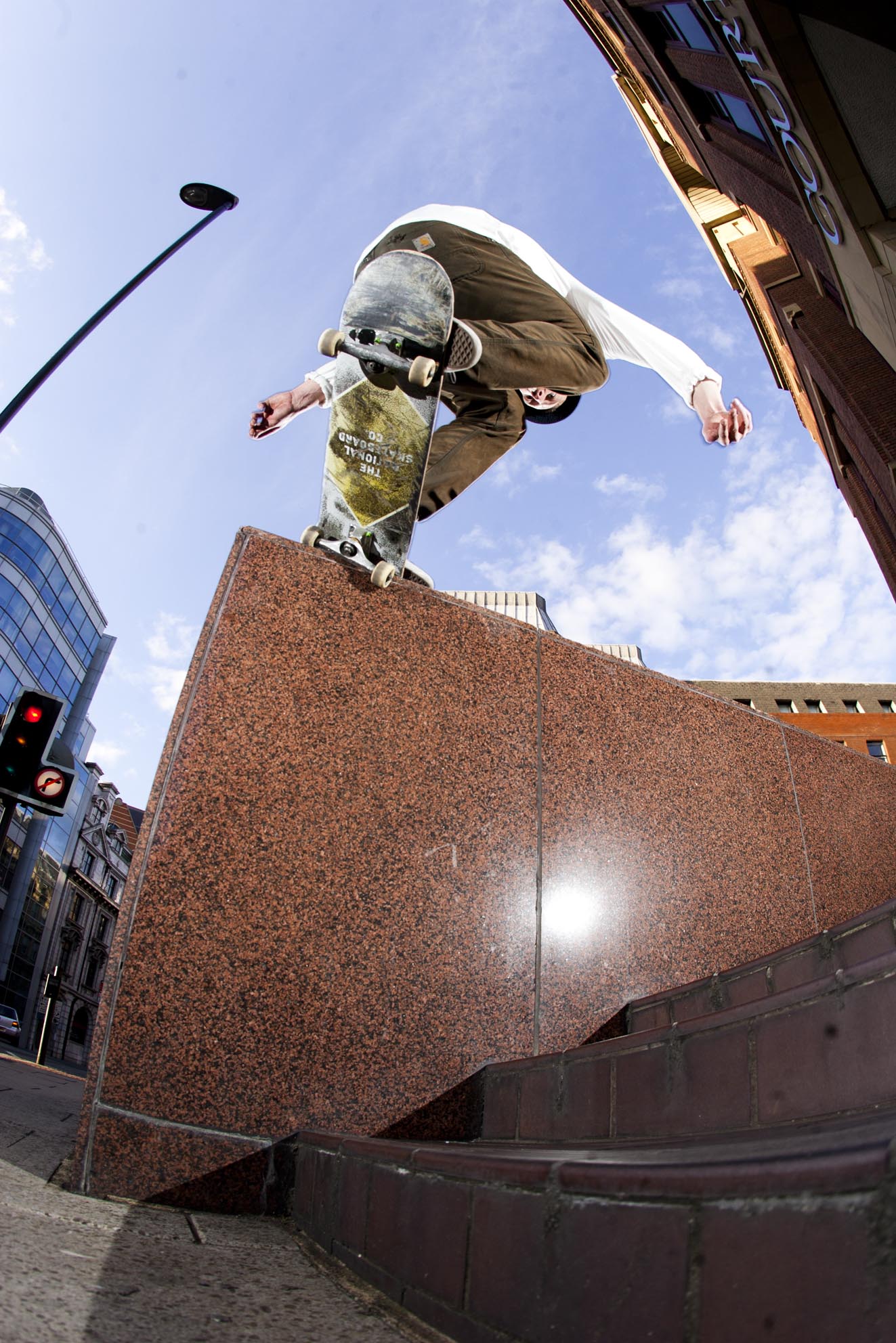 Denis Lynn - 180 fakie nosegrind