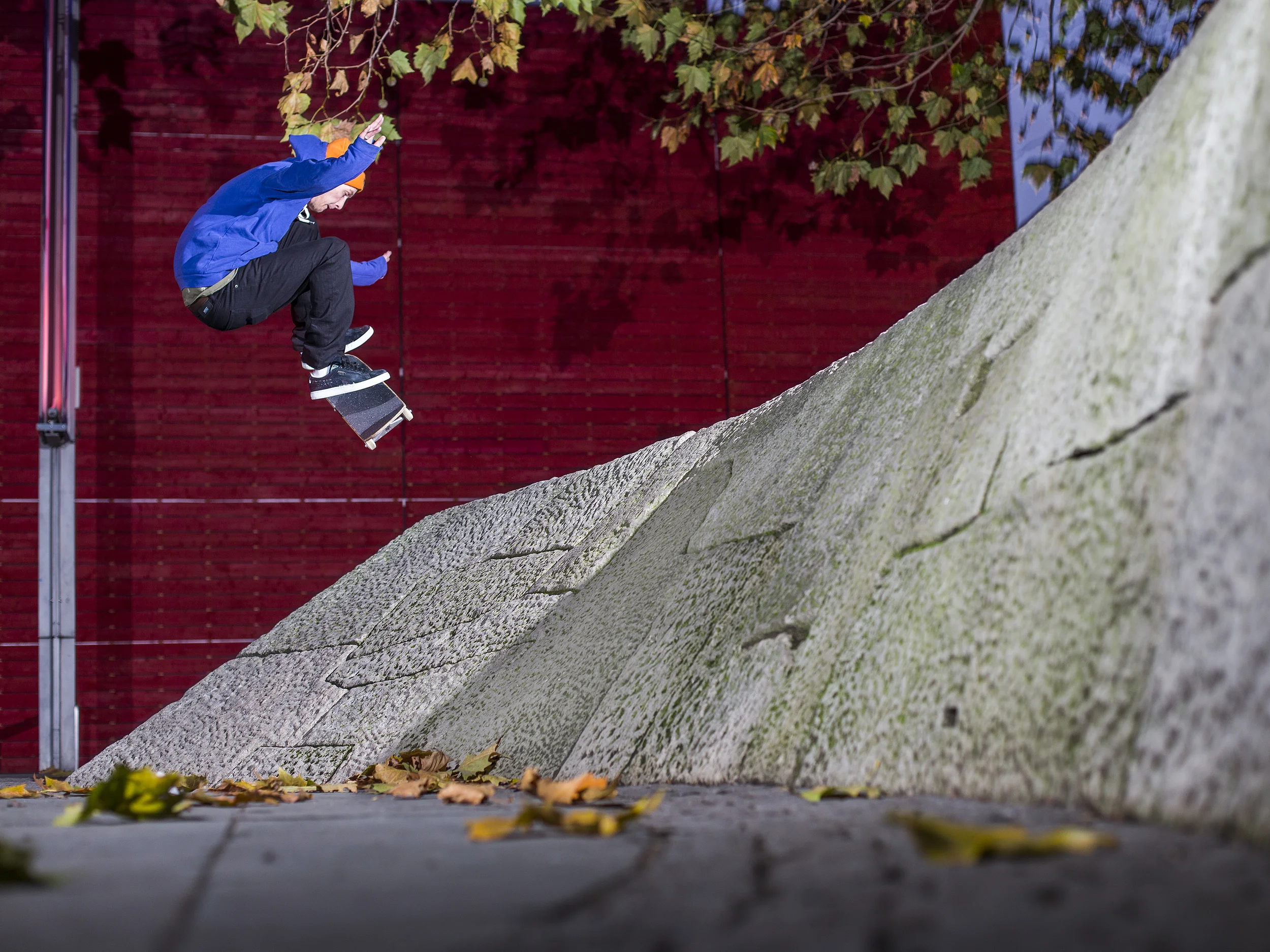 Mark Baines - nollie frontside heelflip
