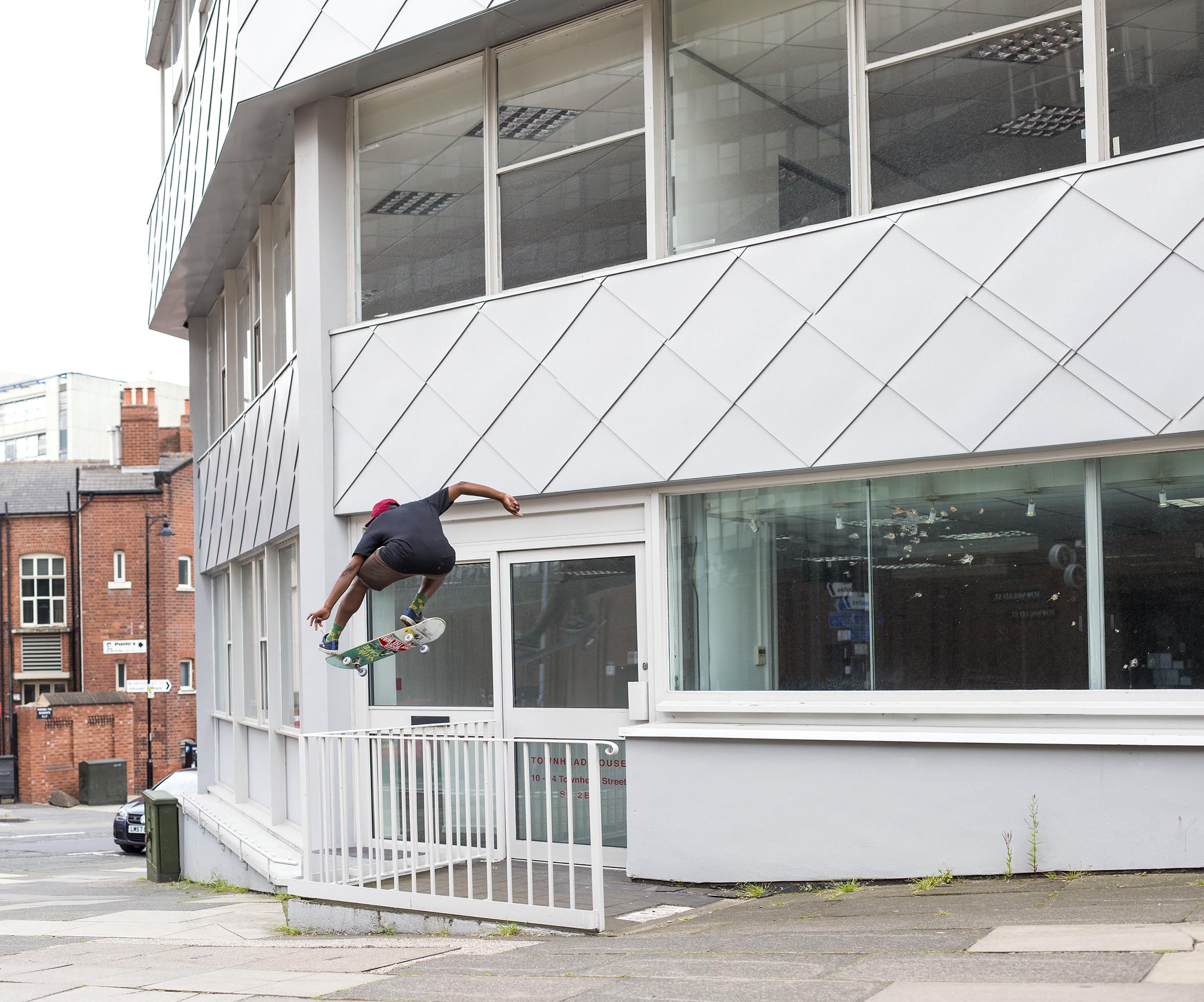 Shaun Currie - kickflip from windowsill