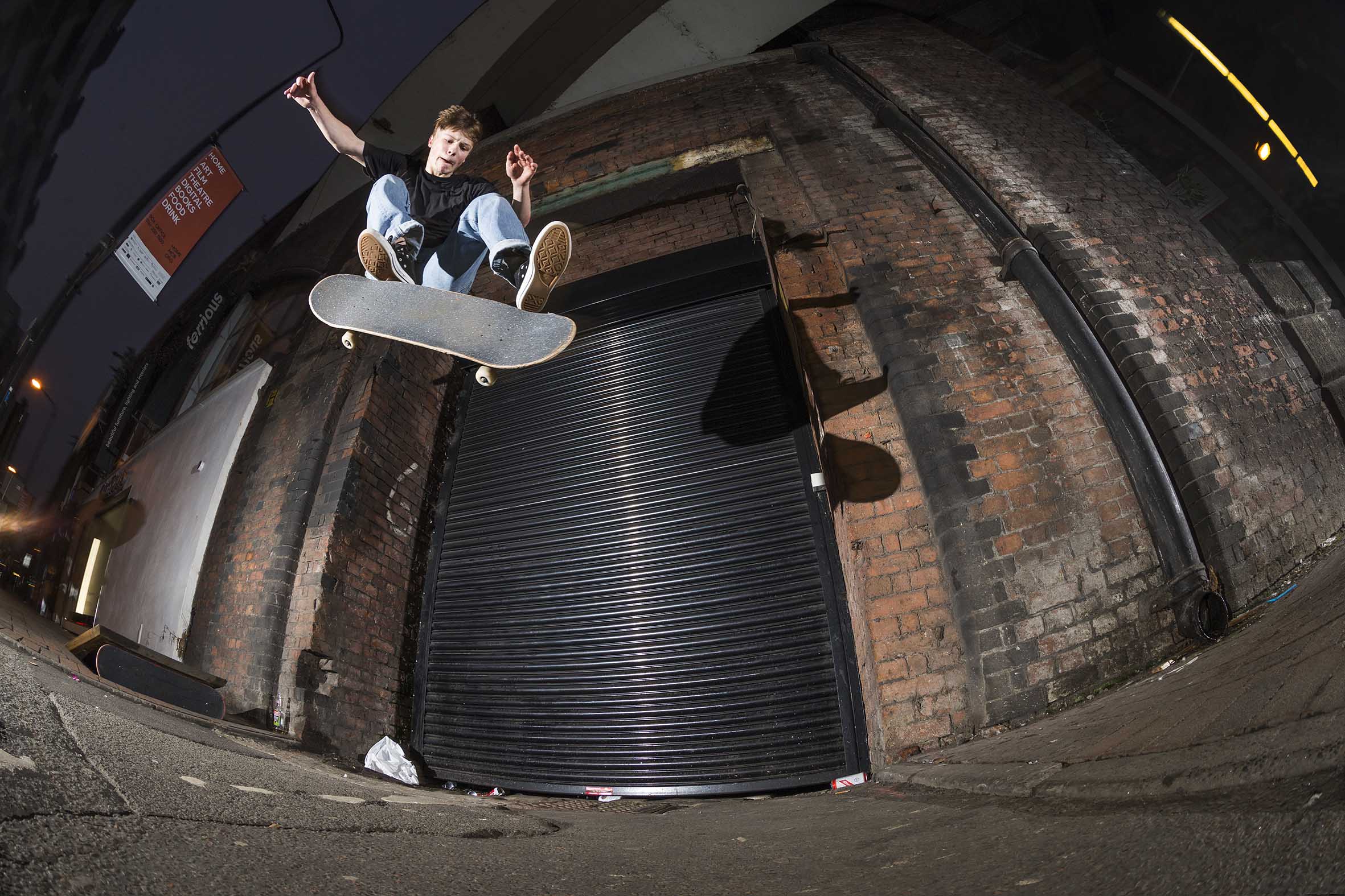 Matlok Bennett-Jones - kicker kickflip