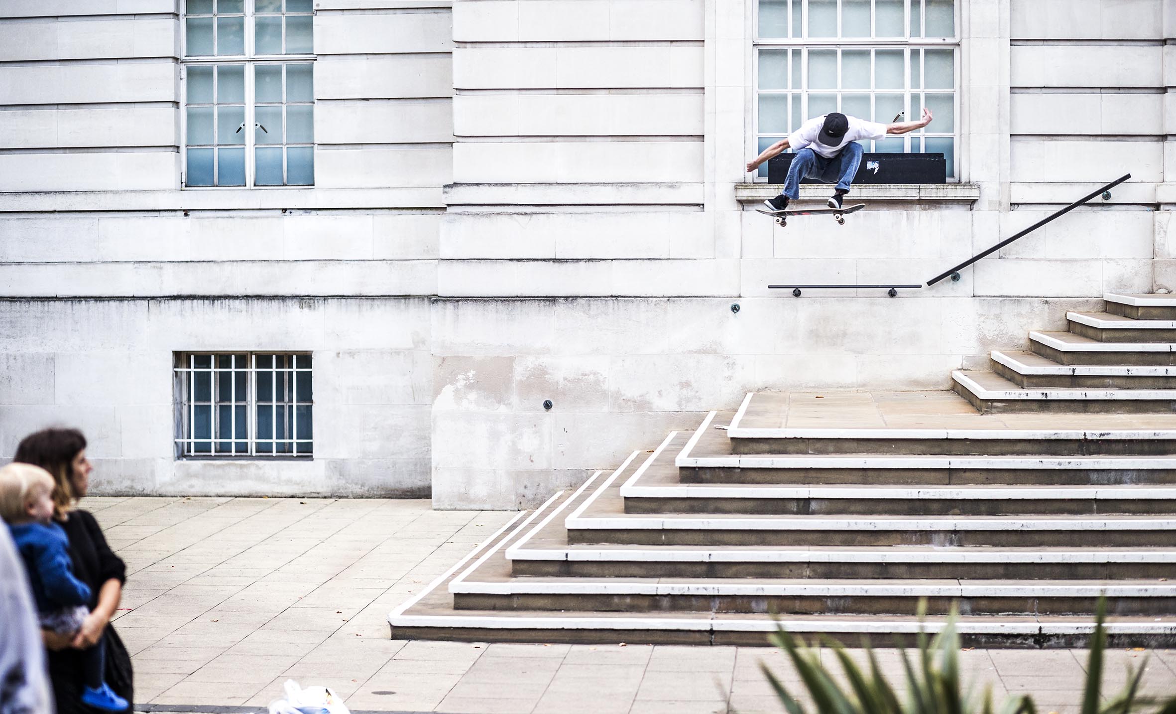 Charlie Munro - switch ollie