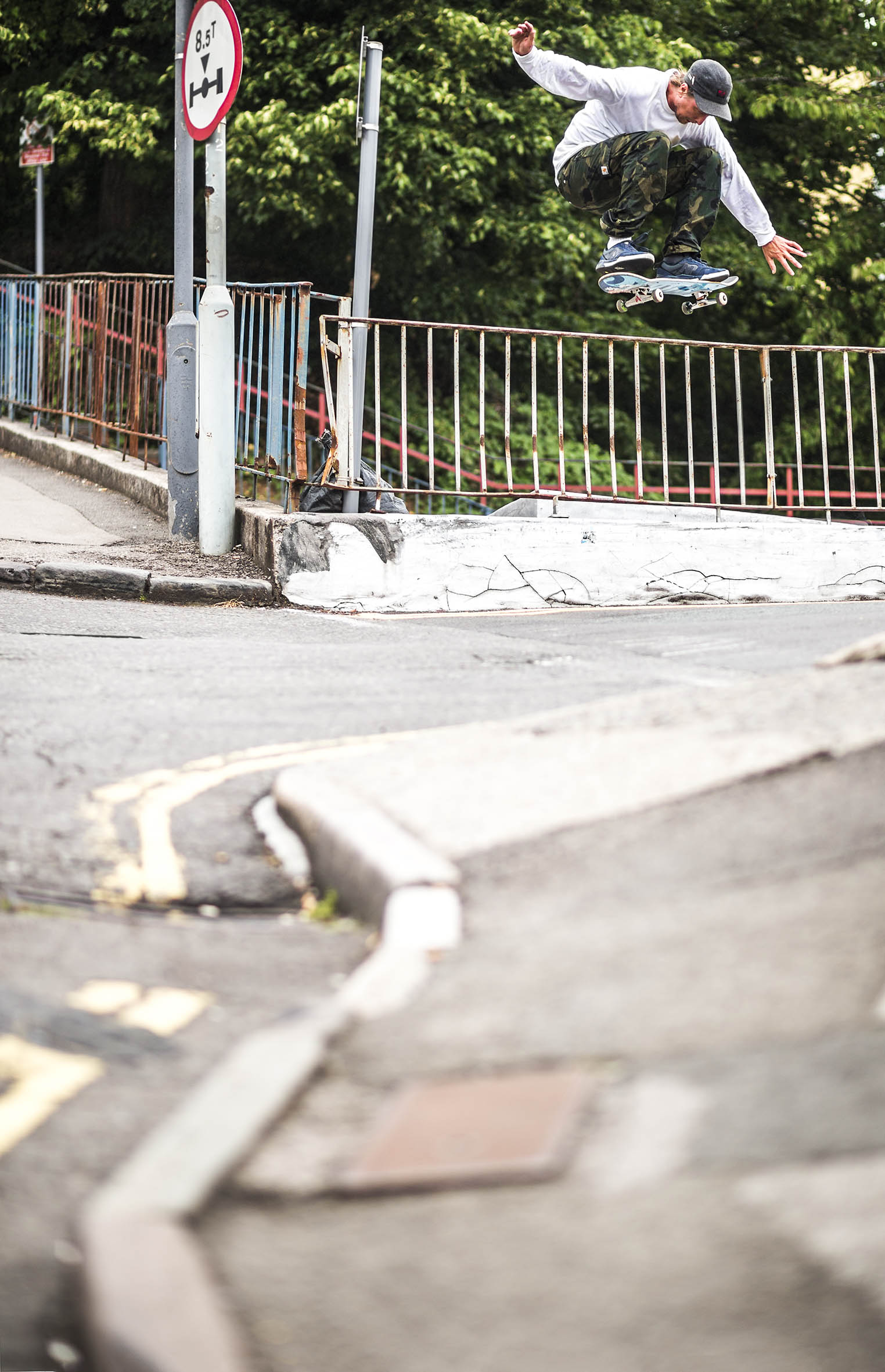 Mark Baines - nollie pop shuv-it