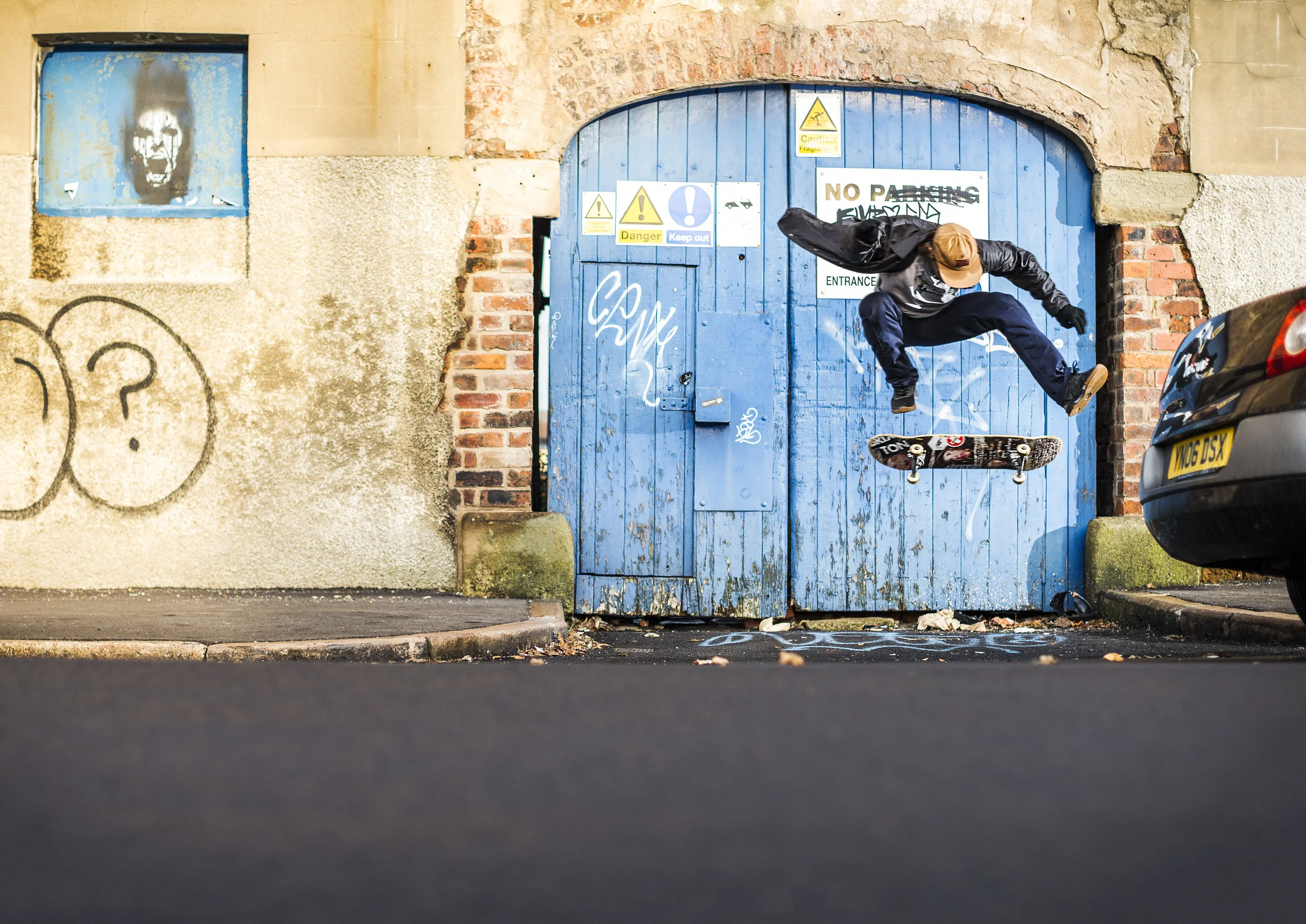 Dom Henry - switch heelflip