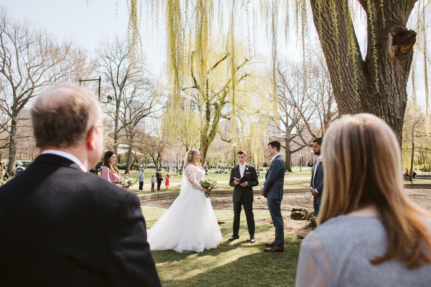 Boston-Public-Garden-Wedding-Photos--10.jpg