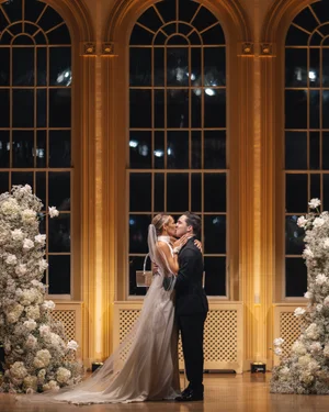 A Black-Tie New Year’s Eve Wedding at the Peabody Essex Museum