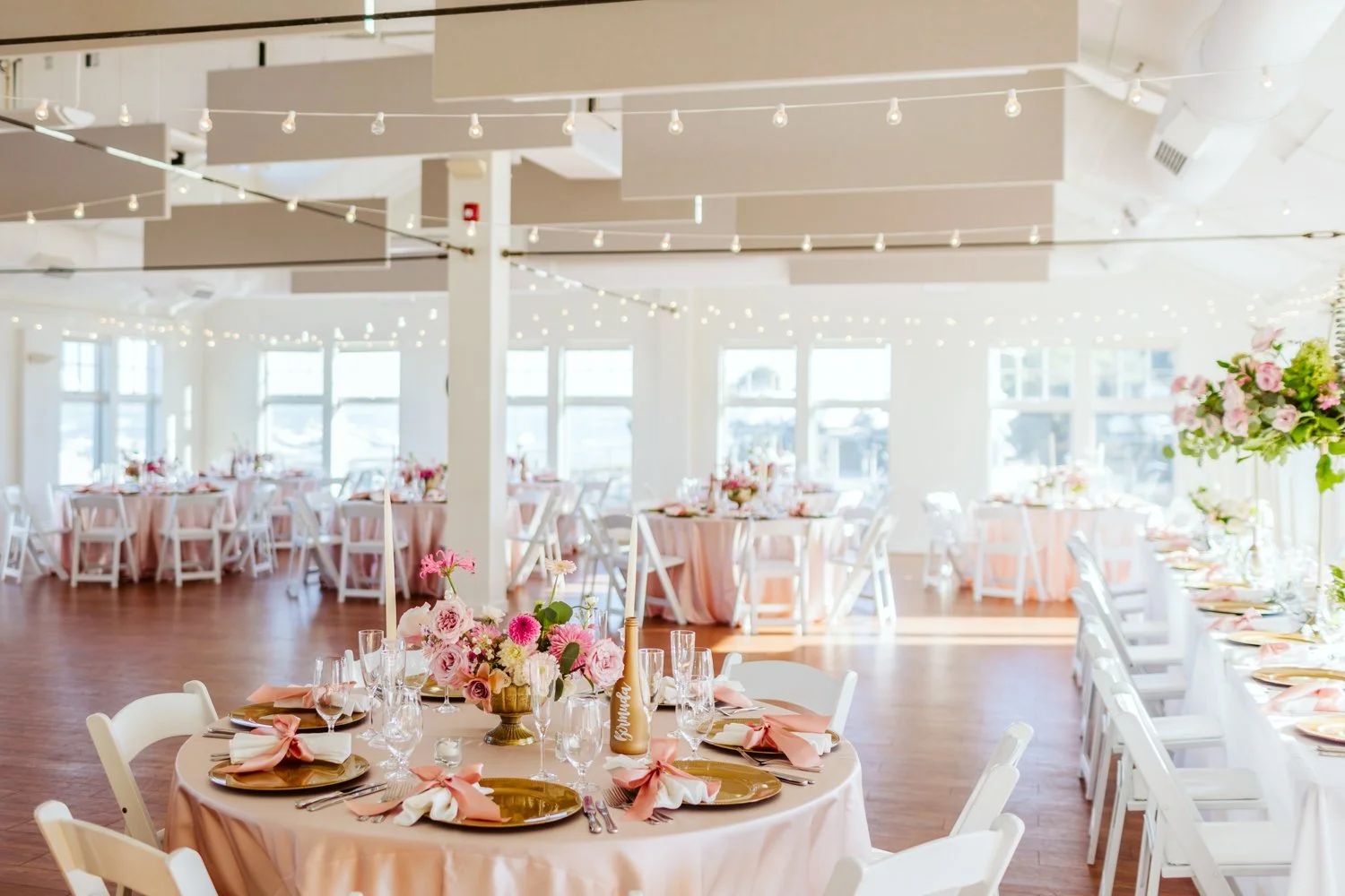 Mass Maritime Wedding Modern Romantic City Wedding At Maritime Parc Mass Maritime Wedding Modern Romantic City Wedding At Maritime Parc