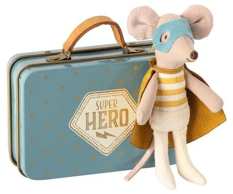 MailegSuperheroMouse+Suitcase1.jpeg