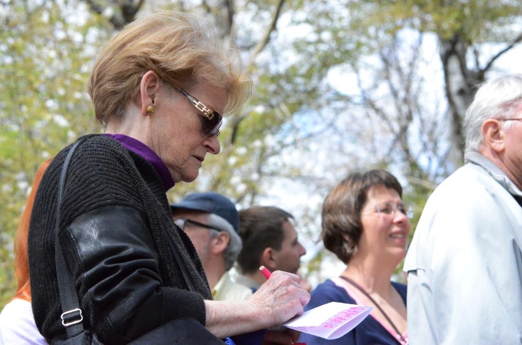  Courtesy of Maurice Chen 