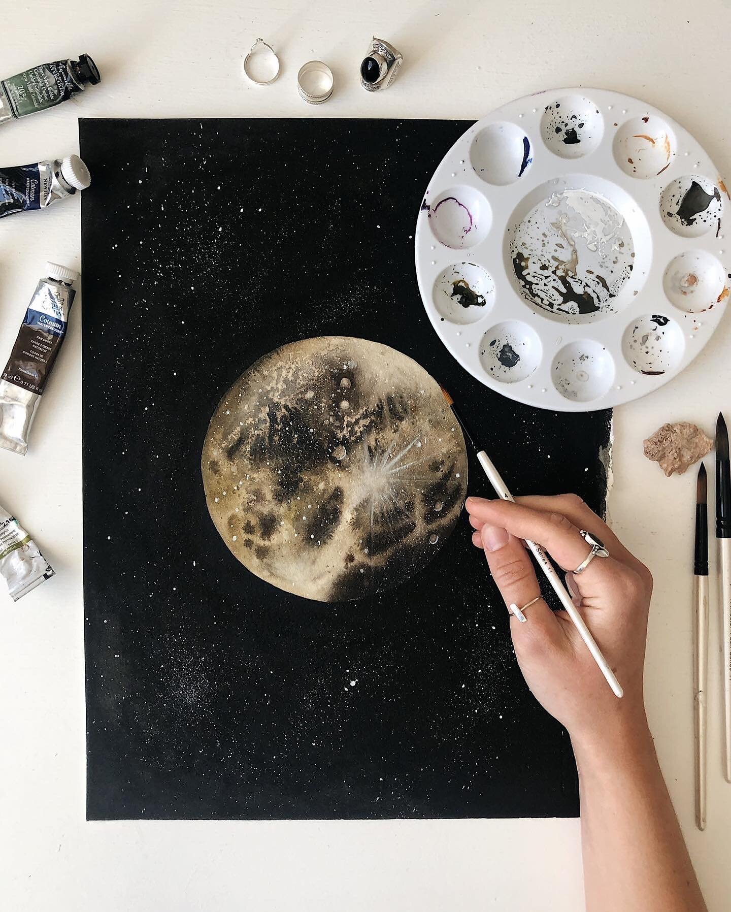 Over the month of April I&rsquo;m taking commissions for small floral &amp; mini moon paintings, &pound;120 incl. framed. If you&rsquo;re outside of London, it will be without frame but incl. shipping. 

See photos for sizing reference. To make an or