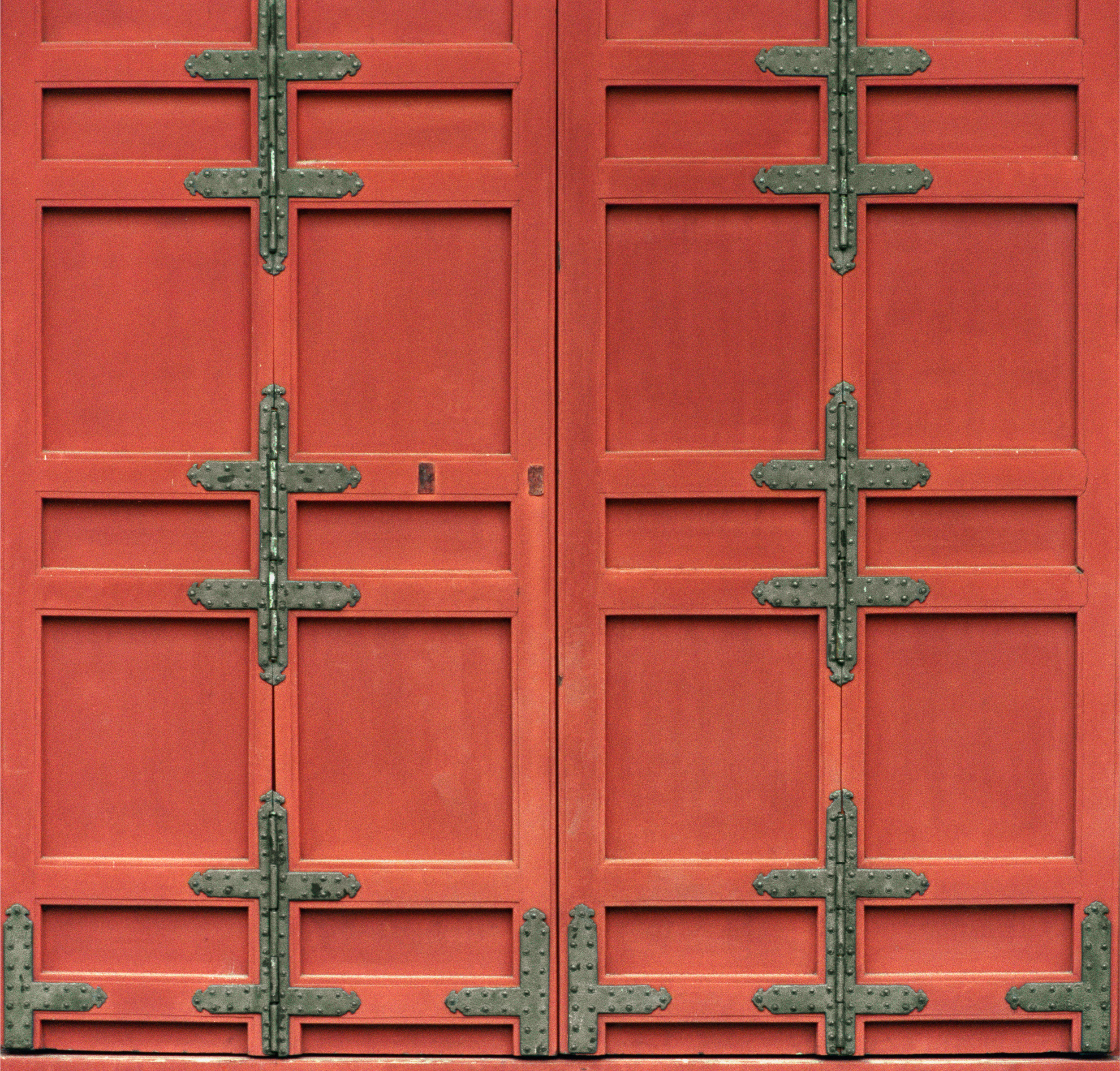 Red Doors, Narita