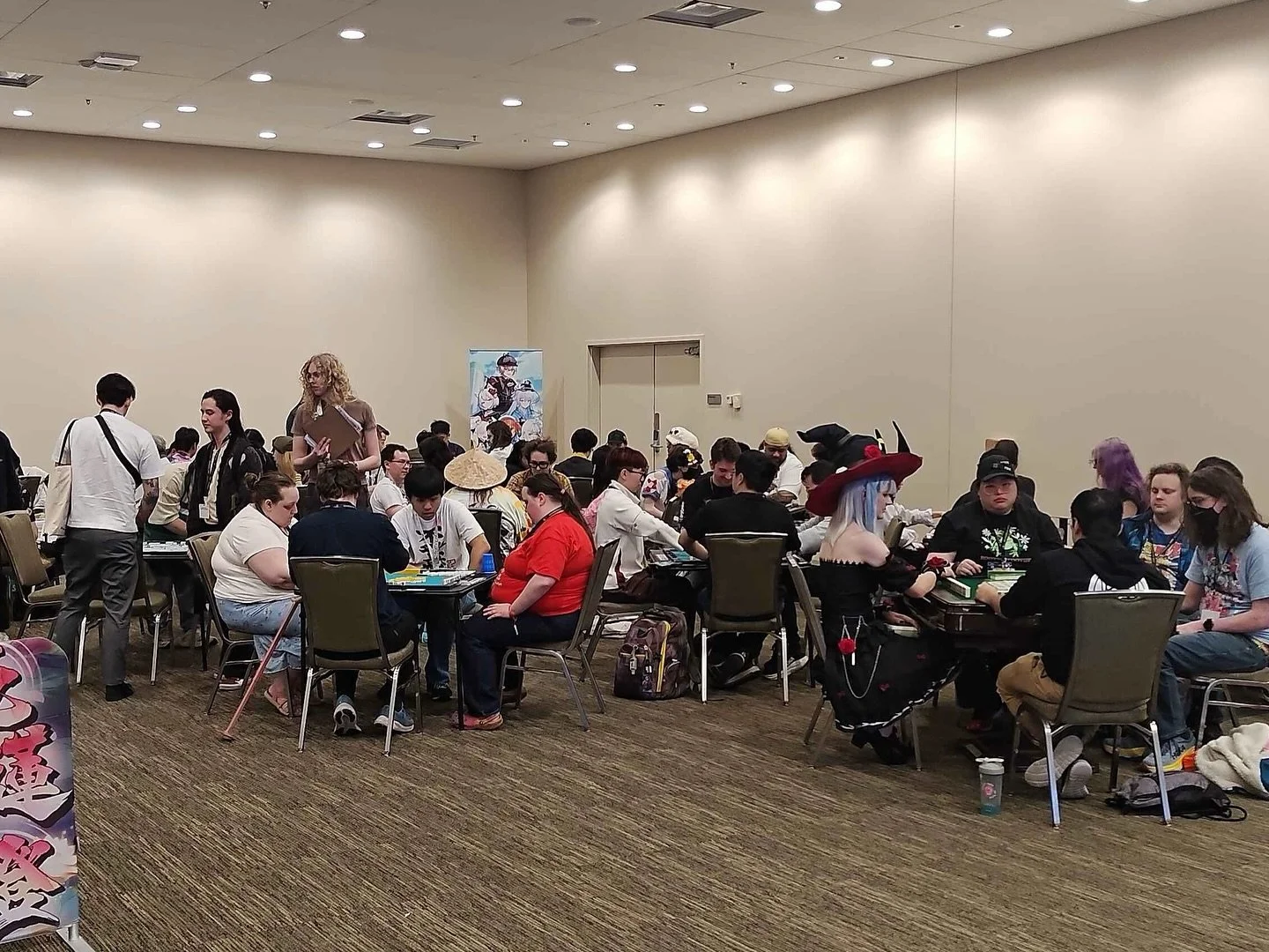 From coast to coast, this weekend our community was sharing mahjong in big ways! @pacificmahjongleague was on-site at Sakura Con, @riichi_noco hosted a huge beginners event, @lone_star_riichi taught sessions at Weebcon, and @philly_mahjawn even had t