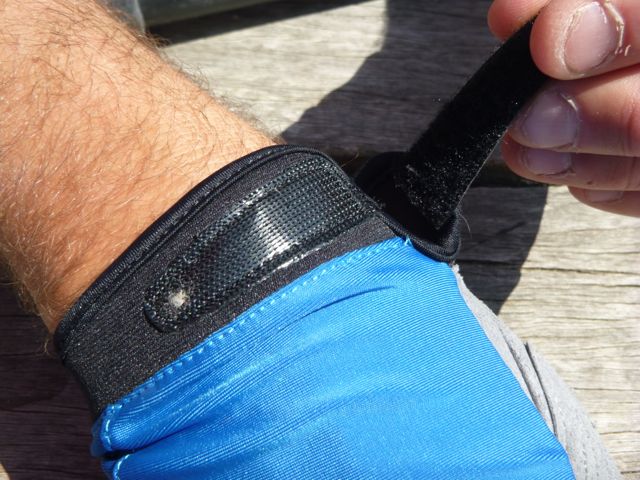 Velcro cuff on 2mm neoprene band