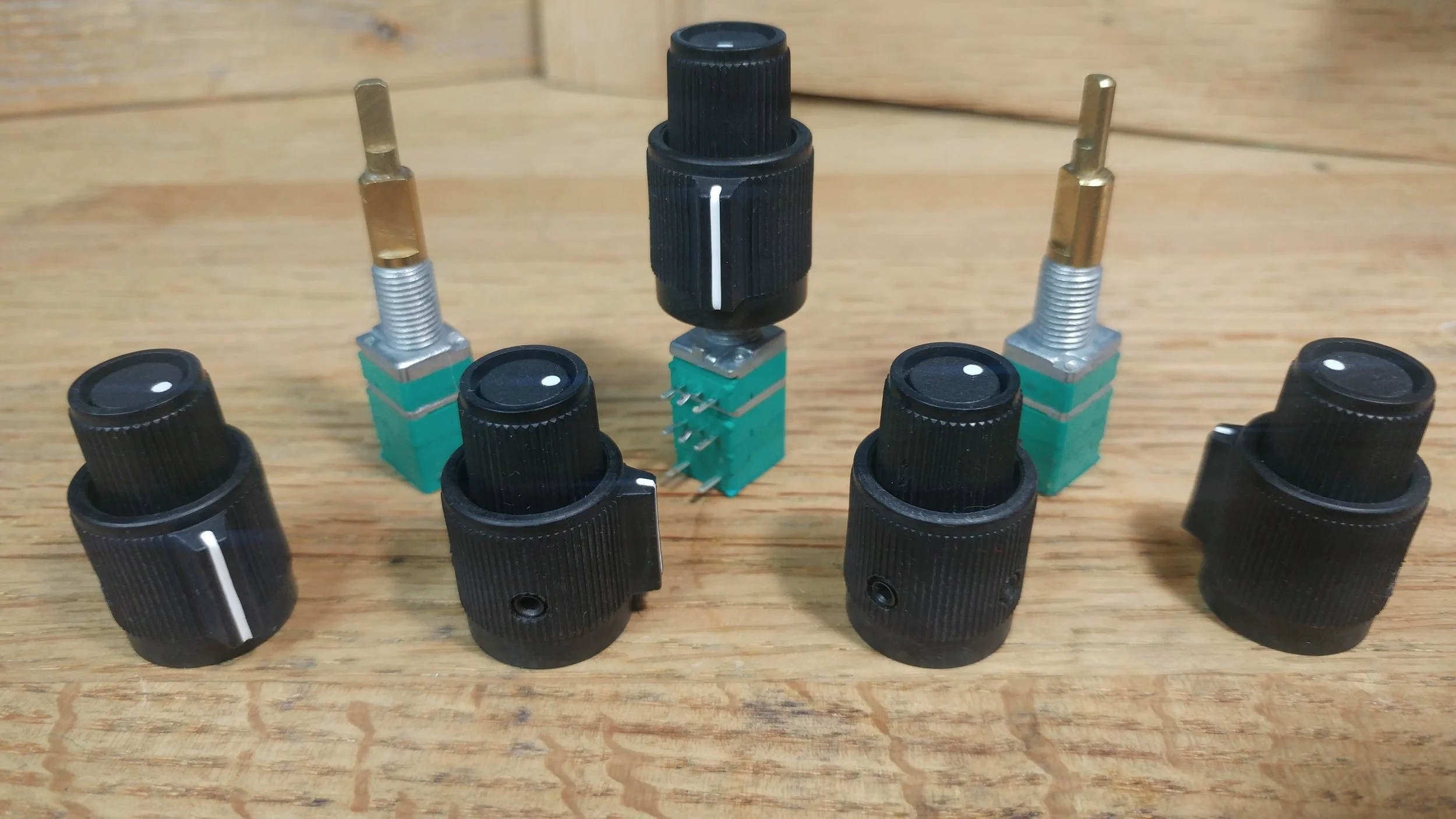 Bourns PTH series potentiometers with our custom USA made knobs thanks to our friends at Rogan. Special shoutout to Carole.