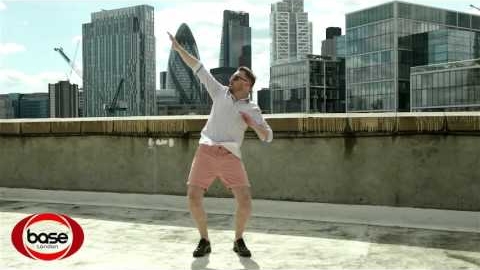 Base London - #WhatWorks Fast Style Tips for Burgundy Shoes