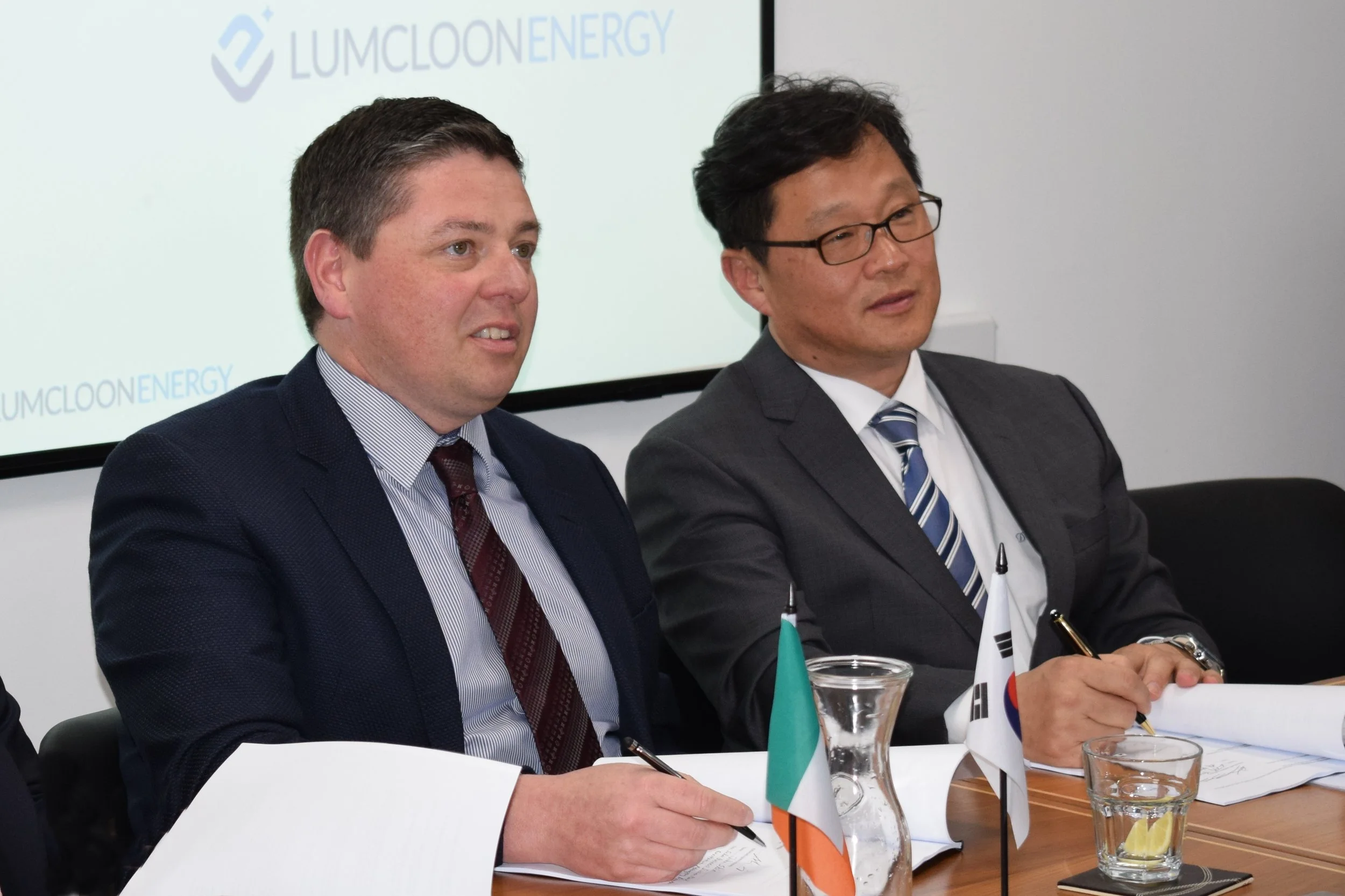 Lumcloon Energy forms partnership with Korean energy giant, Hanwha Energy Corporation, to invest €150m in renewable energy and jobs in Midlands